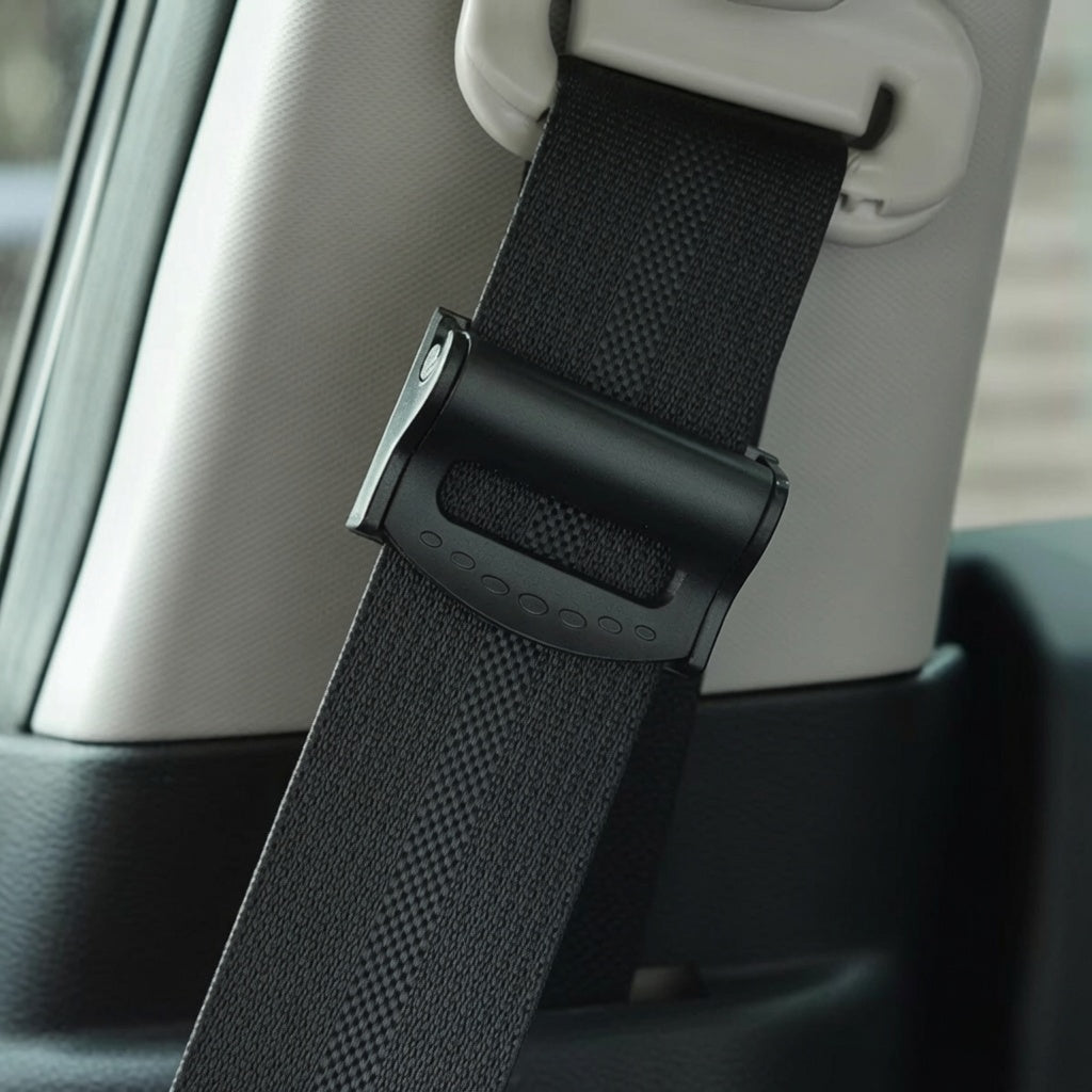 Car Safety Belt Clip (2 Pcs) – Elastic Anti-Stripping Seatbelt Stopper for Hard Brake & Sudden Stops